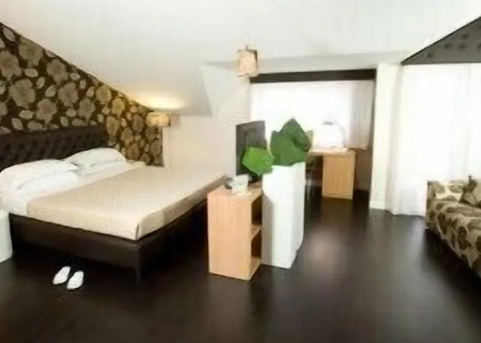 布鲁曼酒店 4* 卡塞塔