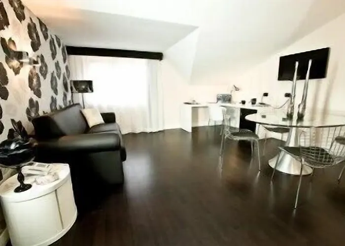 布鲁曼酒店 4* 卡塞塔