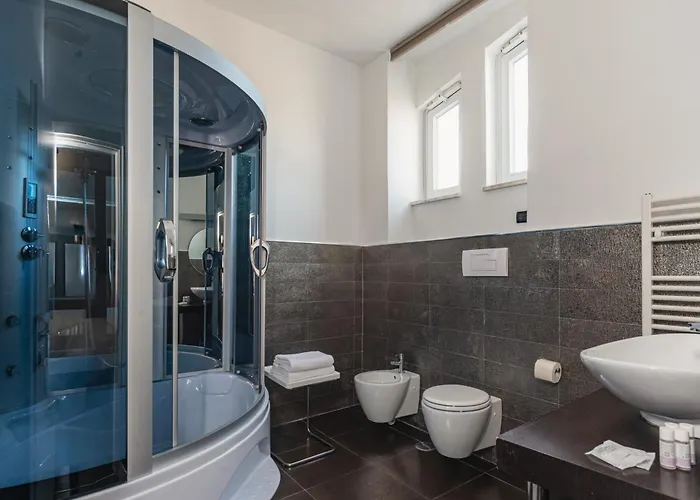 布鲁曼酒店 4* 卡塞塔